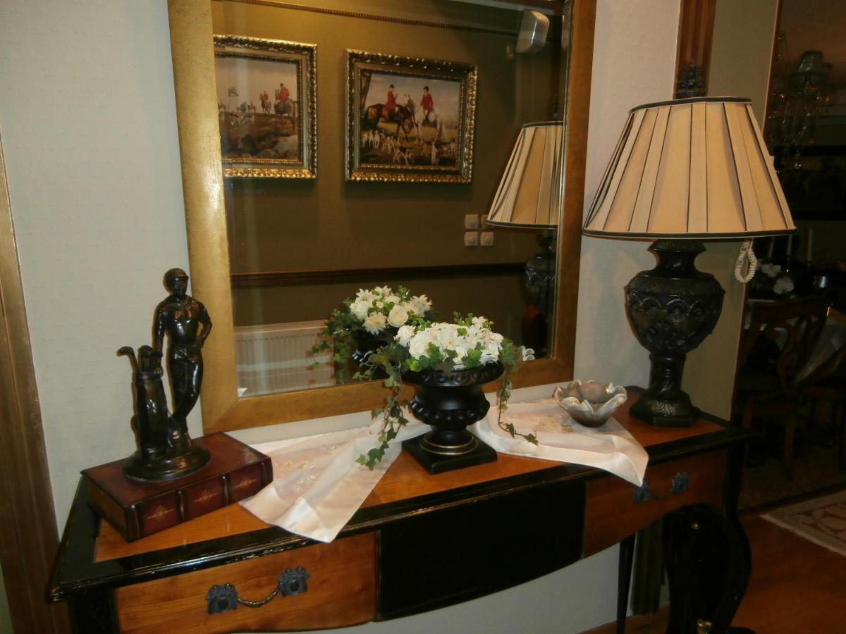 Classic With Beautiful View Apartment